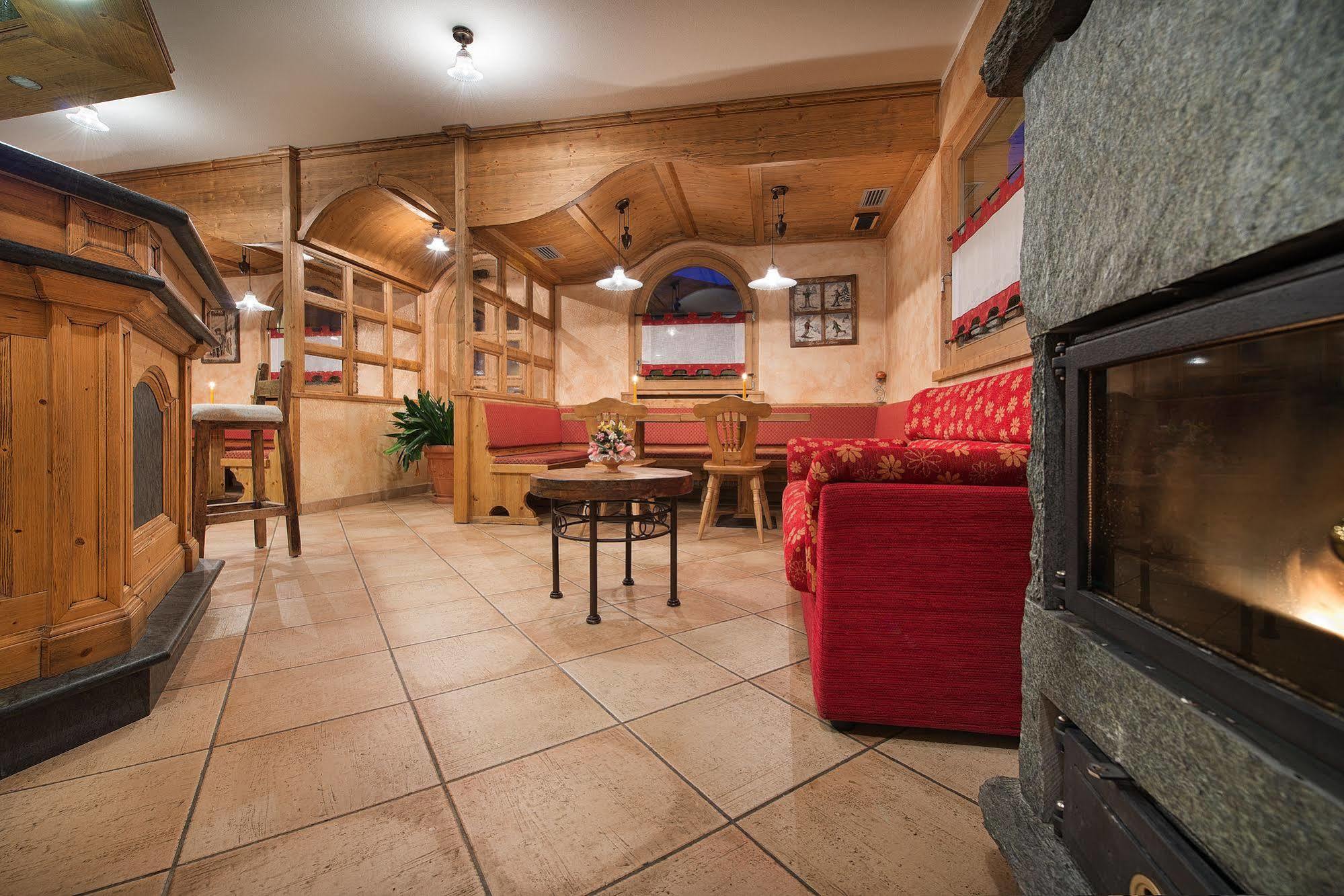 Hotel Costanza Mountain Holiday Ливиньо Екстериор снимка
